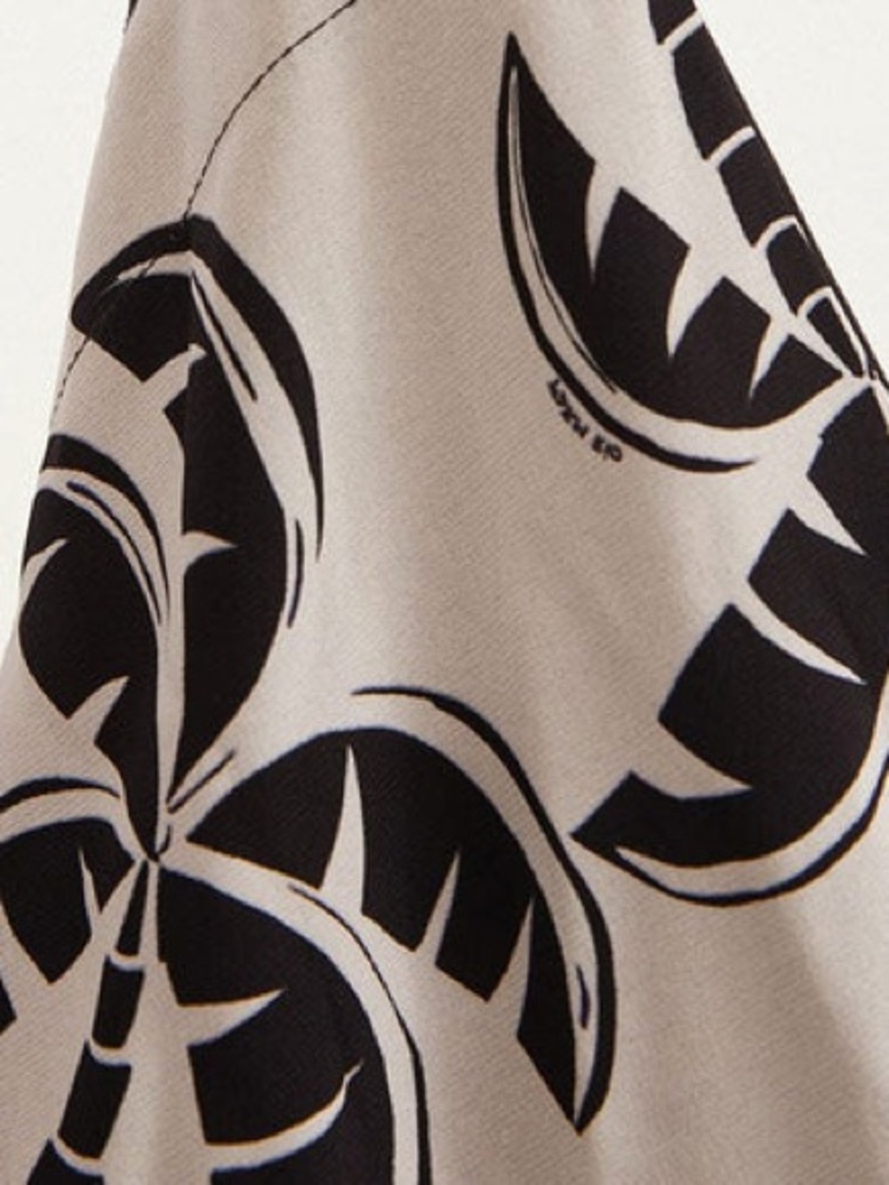 NEW FARM Rio Black And White Scarf Tote Bag Wood Handle Reversible Palm Trees - Picture 7 of 12